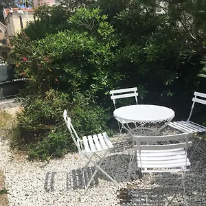 Cozy House With Parking And Garden Nice