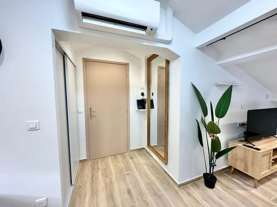 Appartement Climatise - 2Min Plage-Tram-Restaurant Nice 0*,  France
