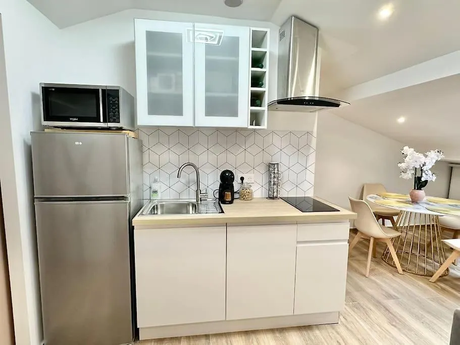 Appartement Climatise - 2Min Plage-Tram-Restaurant Nice France